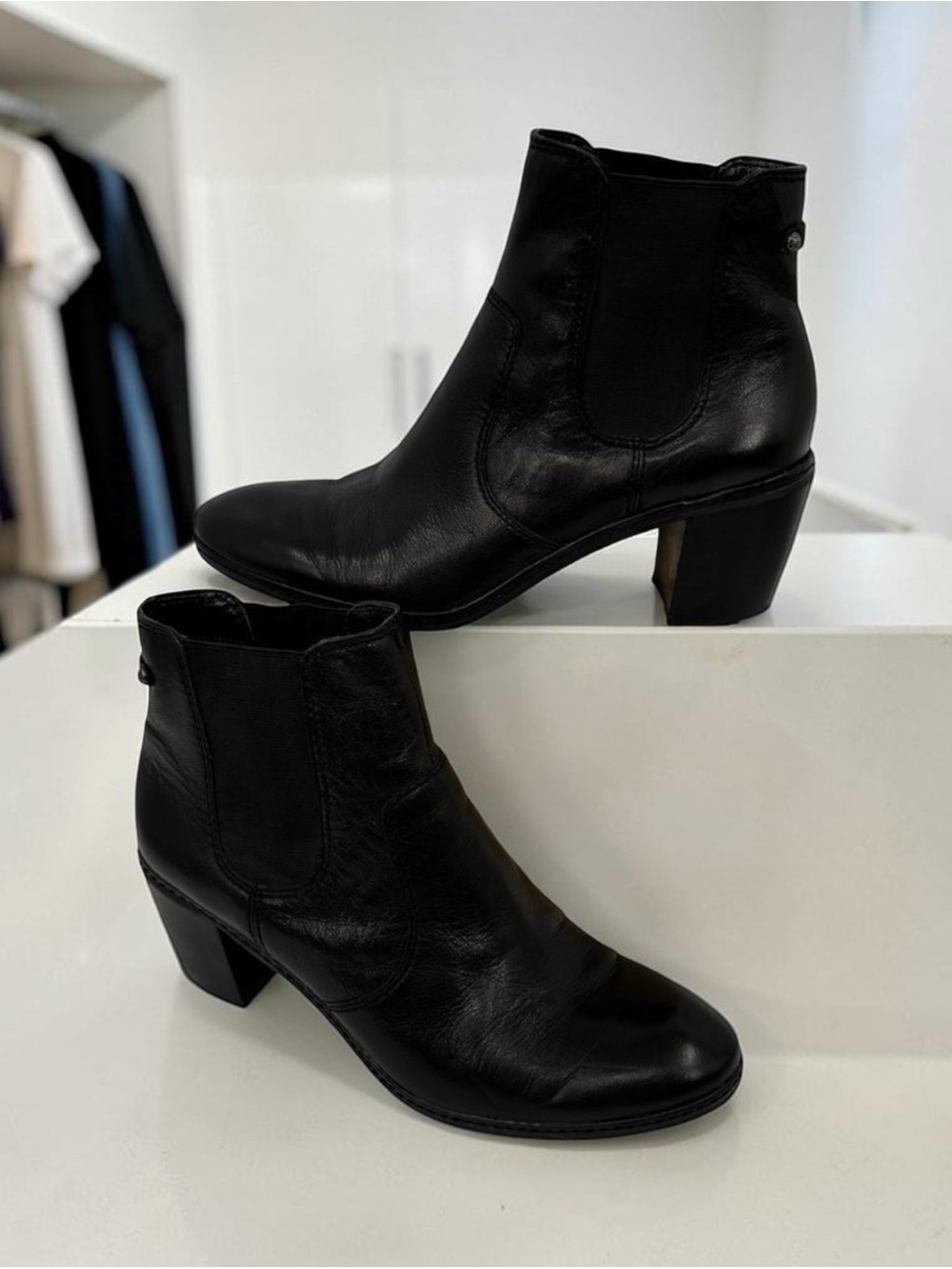 Anne Klein Bunty Chelsea Boots Black Sz. 8.5